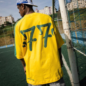 Camiseta Oversized TRIP SIDE com recorte - Imagem 2