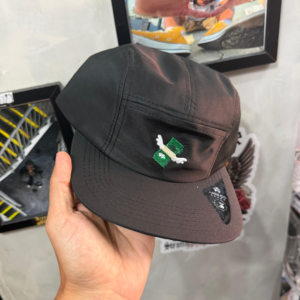Boné five panel anth.co preto money